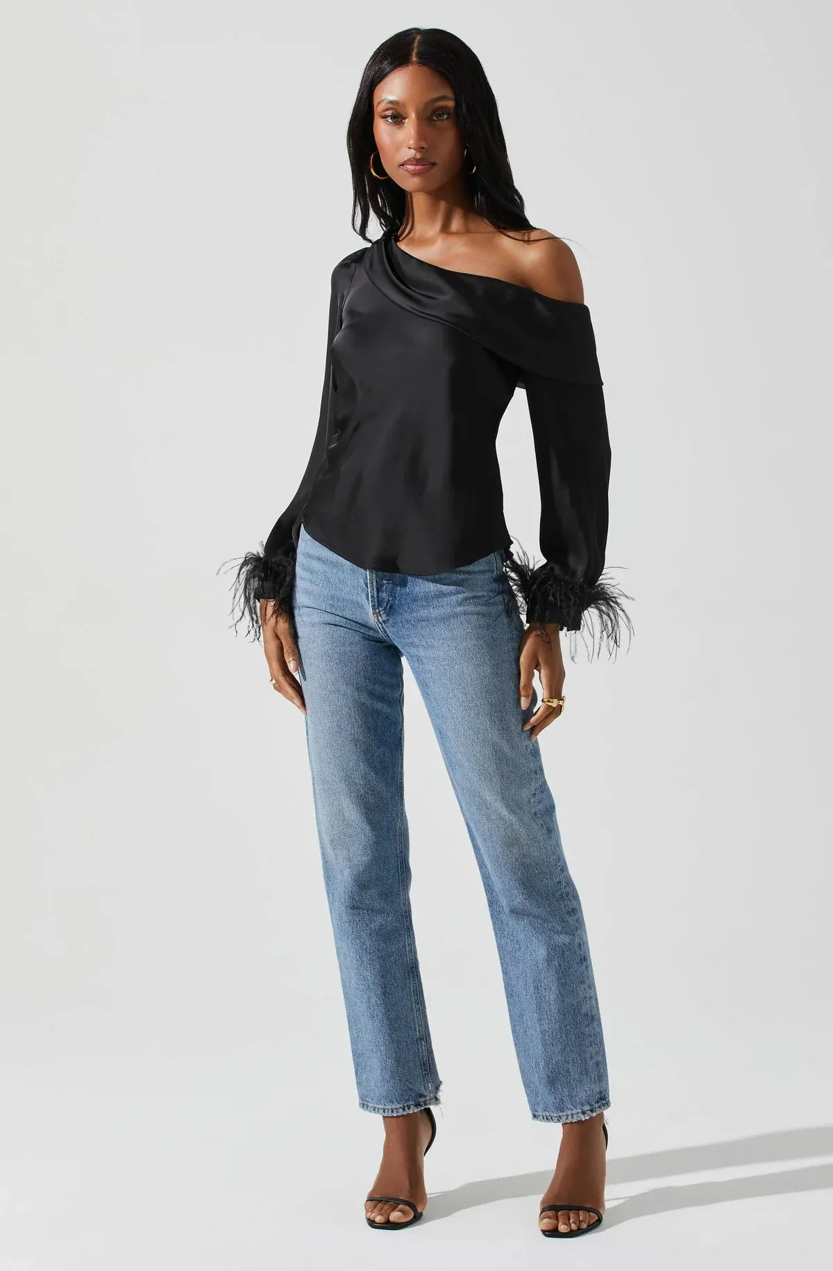 ASTR DAWN OFF SHOULDER FEATHER TRIM TOP Black