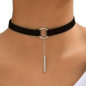 Choker Halsband mit Streifenanhänger